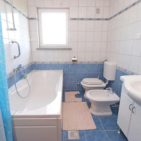 Apartment Franjo 1266 Flengi