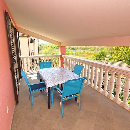 Franjo 1266 Apartment *
